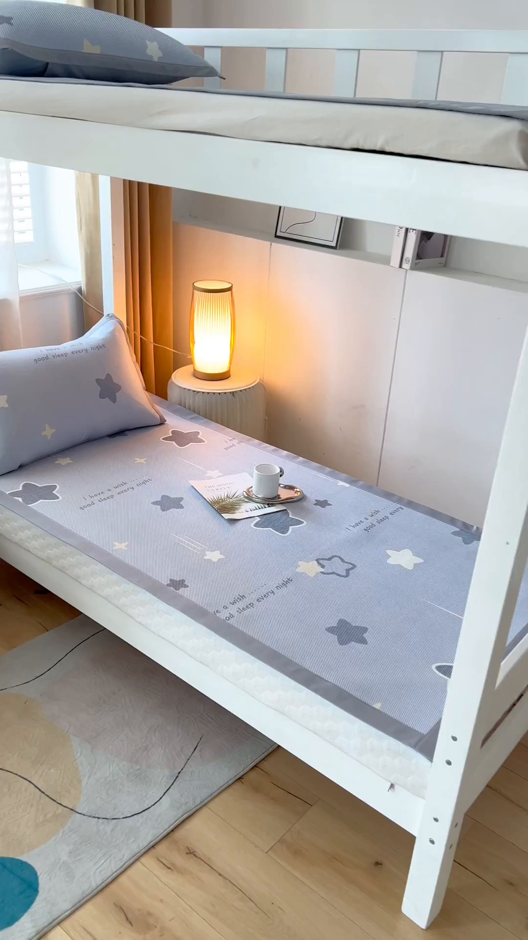 91家纺网 家纺一手货源 找家纺 沐慕 2025新款学生床小清新印花冰藤席 星星点点