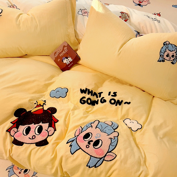 91家纺网 家纺一手货源 找家纺 易辰美 2025新款超软水洗棉毛巾绣四件套-系列二 哪吒敖冰黄