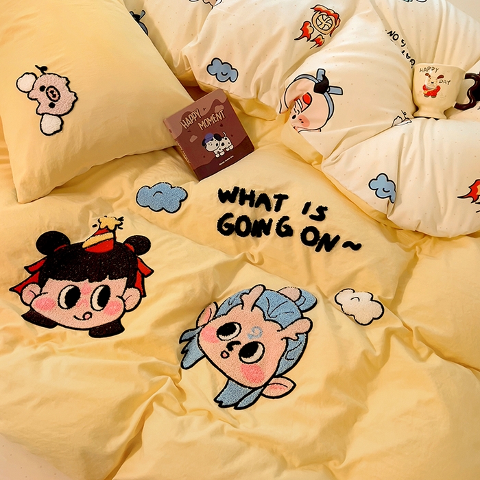 91家纺网 家纺一手货源 找家纺 易辰美 2025新款超软水洗棉毛巾绣四件套-系列二 哪吒敖冰黄