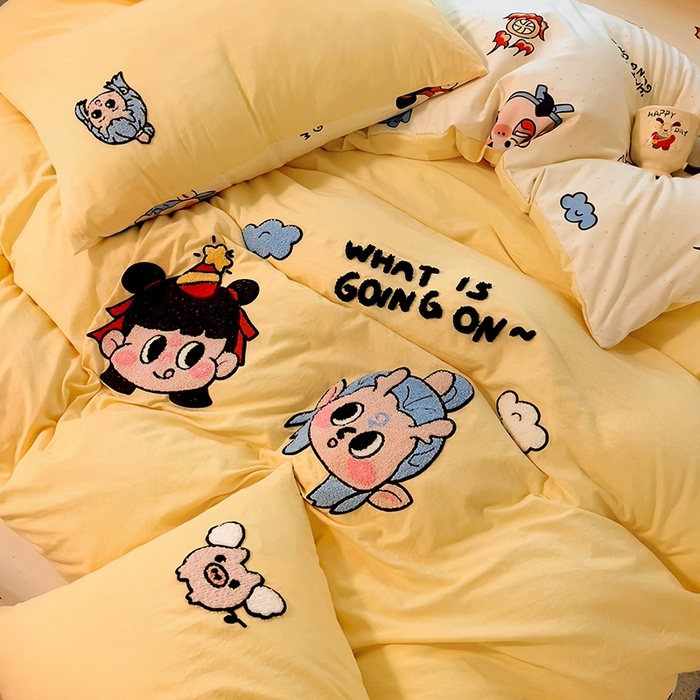 91家纺网 家纺一手货源 找家纺 易辰美 2025新款超软水洗棉毛巾绣四件套-系列二 哪吒敖冰黄