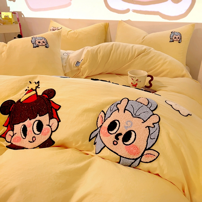 91家纺网 家纺一手货源 找家纺 易辰美 2025新款超软水洗棉毛巾绣四件套-系列二 哪吒敖冰黄