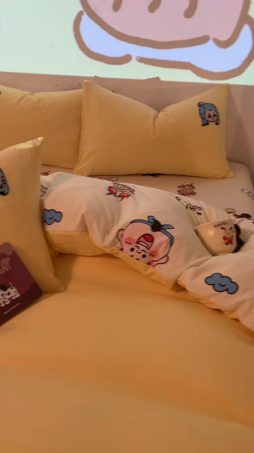 91家纺网 家纺一手货源 找家纺 易辰美 2025新款超软水洗棉毛巾绣四件套-系列二 哪吒敖冰黄