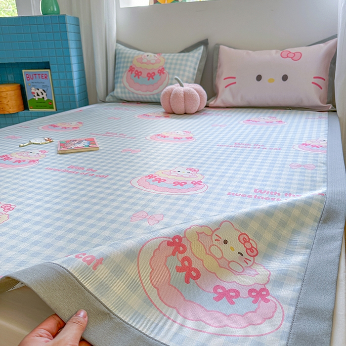 91家纺网 家纺一手货源 找家纺 沐慕 2025新款时尚数码印花600D冰丝凉席系列 冰丝-蛋糕猫咪