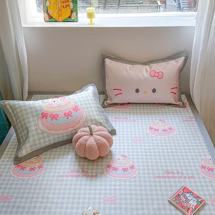 91家纺网 家纺一手货源 找家纺 沐慕 2025新款时尚数码印花600D冰丝凉席系列 冰丝-蛋糕猫咪