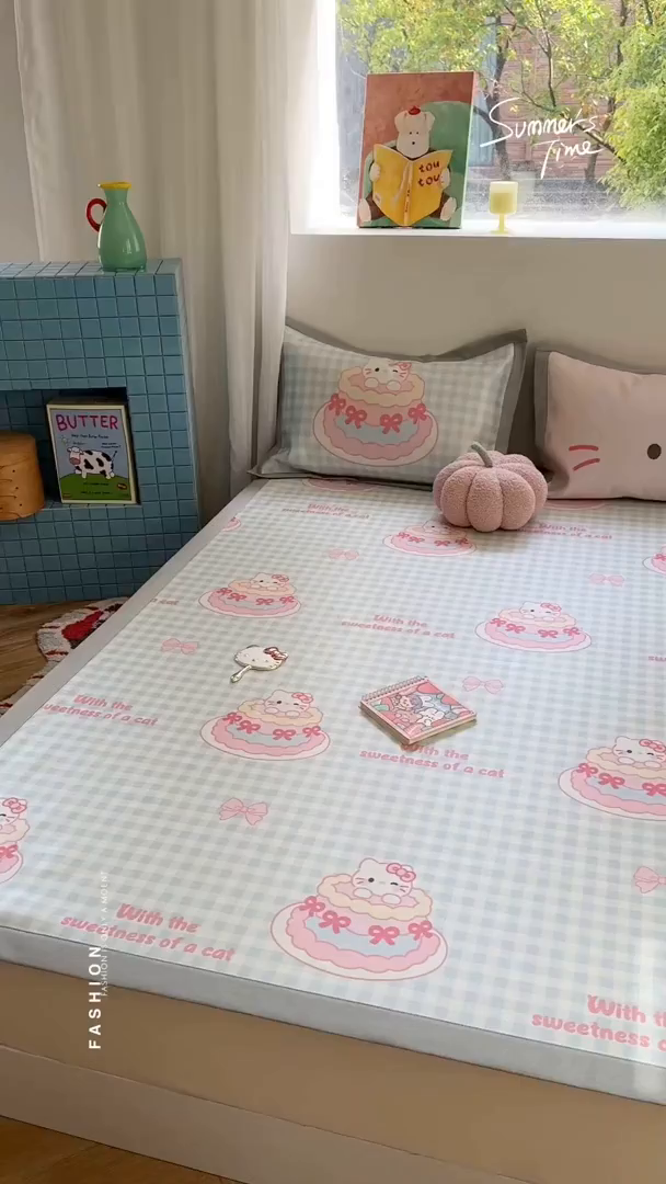 91家纺网 家纺一手货源 找家纺 沐慕 2025新款时尚数码印花600D冰丝凉席系列 冰丝-蛋糕猫咪