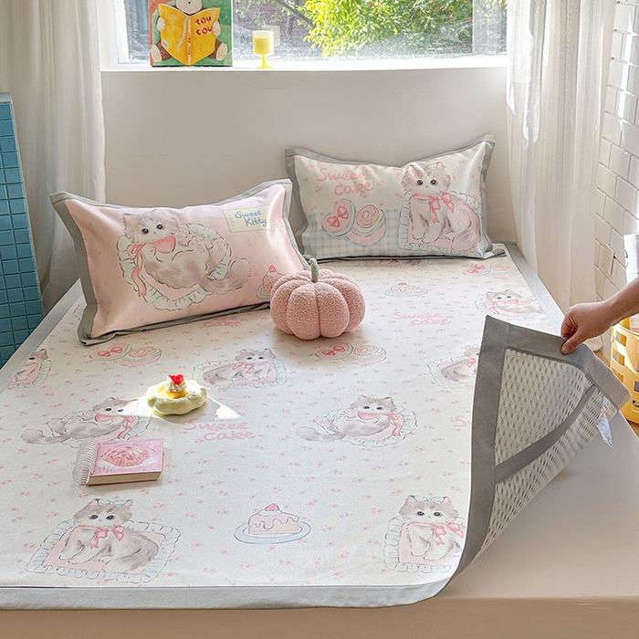 91家纺网 家纺一手货源 找家纺 沐慕 2025新款时尚数码印花600D冰丝凉席系列 冰丝-玫瑰粉喵