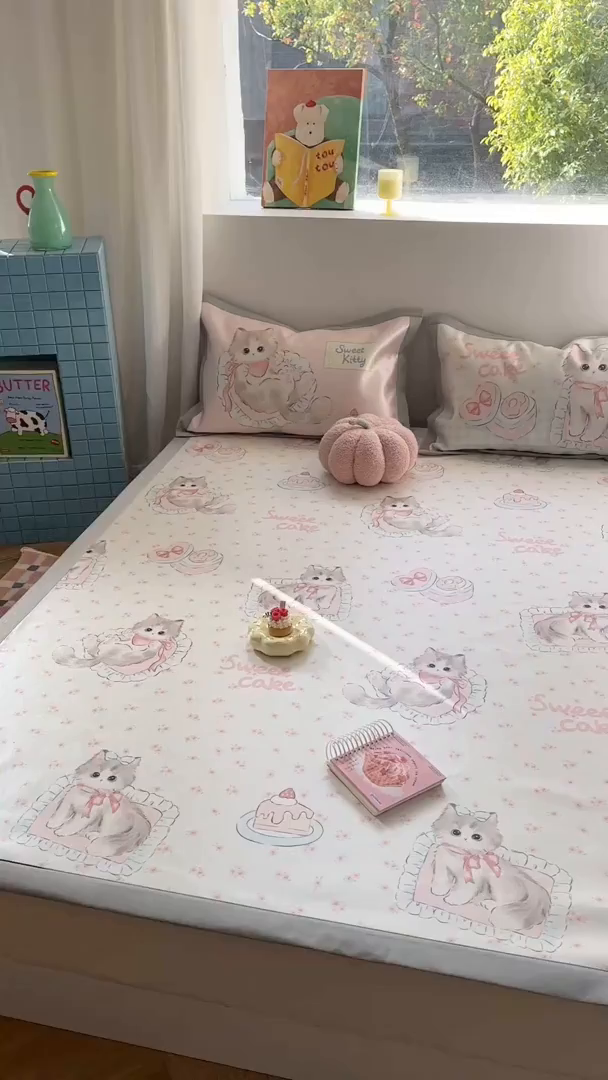 91家纺网 家纺一手货源 找家纺 沐慕 2025新款时尚数码印花600D冰丝凉席系列 冰丝-玫瑰粉喵