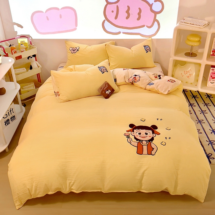 91家纺网 家纺一手货源 找家纺 易辰美 2025新款超软水洗棉毛巾绣四件套-系列二 小哪吒黄