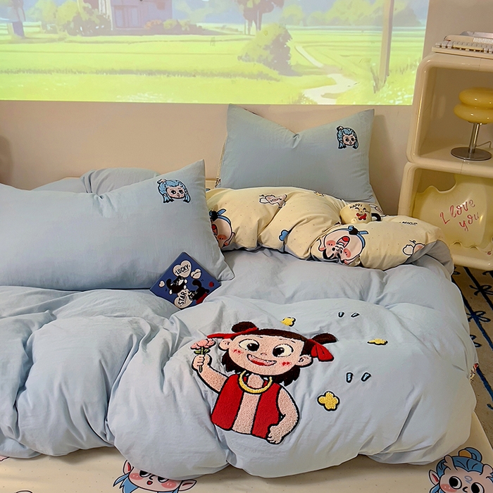 91家纺网 家纺一手货源 找家纺 易辰美 2025新款超软水洗棉毛巾绣四件套-系列二 小哪吒兰