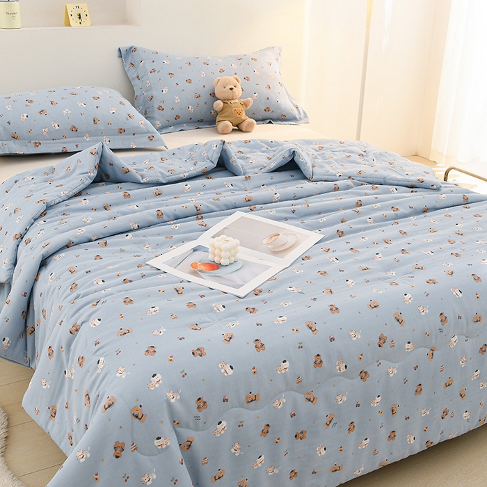 91家纺网 家纺一手货源 找家纺 圣楚家纺 2025春夏新款全棉双层纱夏被夏凉被空调被 冒冒熊