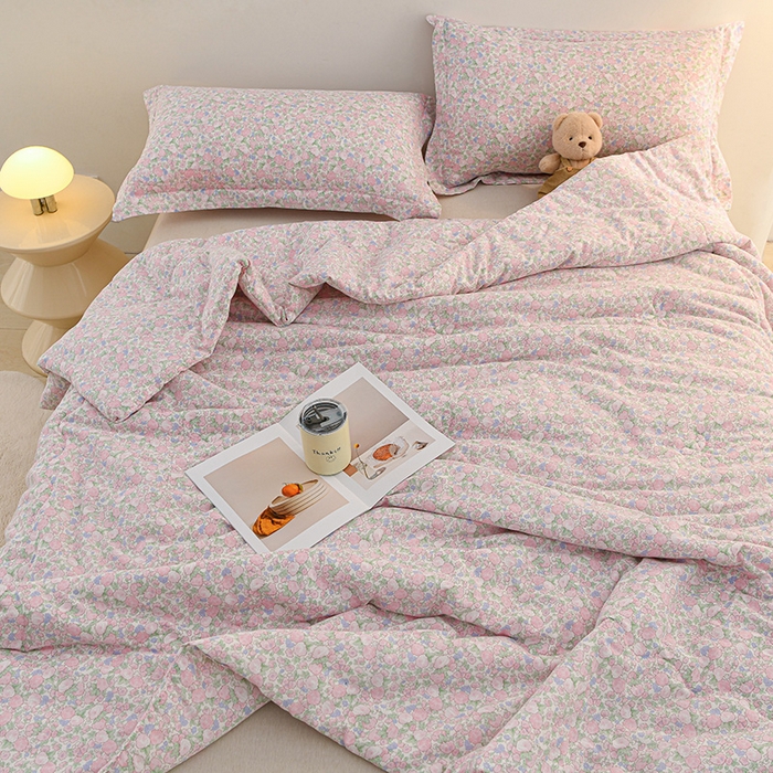 91家纺网 家纺一手货源 找家纺 圣楚家纺 2025春夏新款全棉双层纱夏被夏凉被空调被 梅林春晓