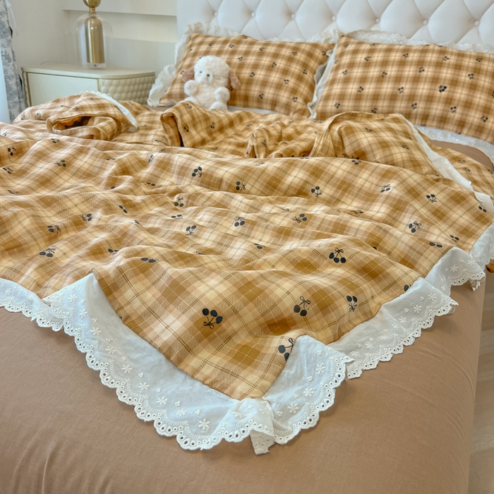 91家纺网 家纺一手货源 找家纺 盼季家纺 2025新款水洗棉蕾丝花边四件套 小蕾丝花边-赫本樱桃