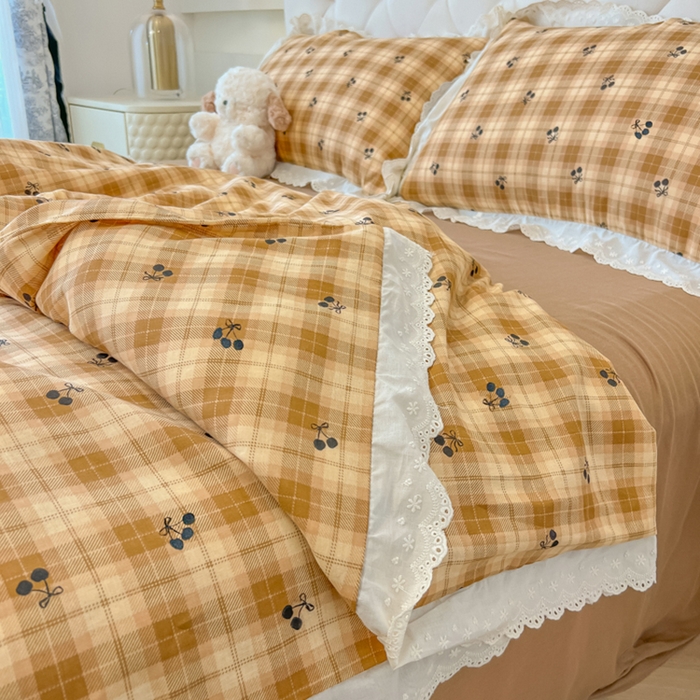 91家纺网 家纺一手货源 找家纺 盼季家纺 2025新款水洗棉蕾丝花边四件套 小蕾丝花边-赫本樱桃