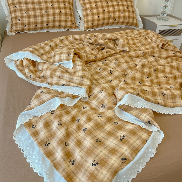 91家纺网 家纺一手货源 找家纺 盼季家纺 2025新款水洗棉蕾丝花边四件套 小蕾丝花边-赫本樱桃