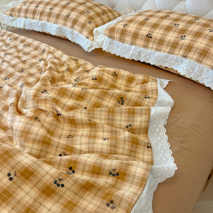 91家纺网 家纺一手货源 找家纺 盼季家纺 2025新款水洗棉蕾丝花边四件套 小蕾丝花边-赫本樱桃