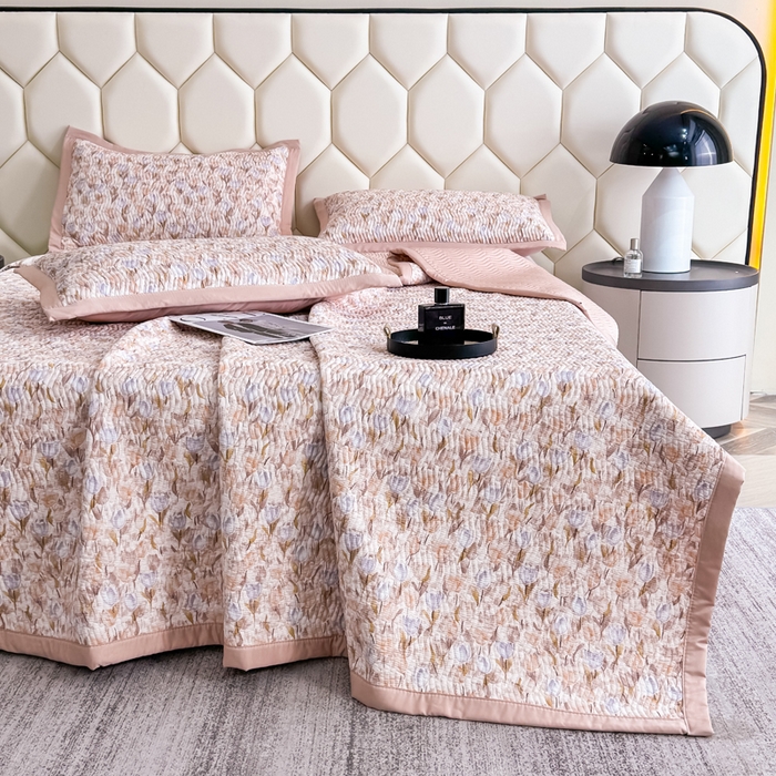 91家纺网 家纺一手货源 找家纺 晨晨家纺 2025新款A类印花莱赛尔天丝软席床盖三件套 紫韵