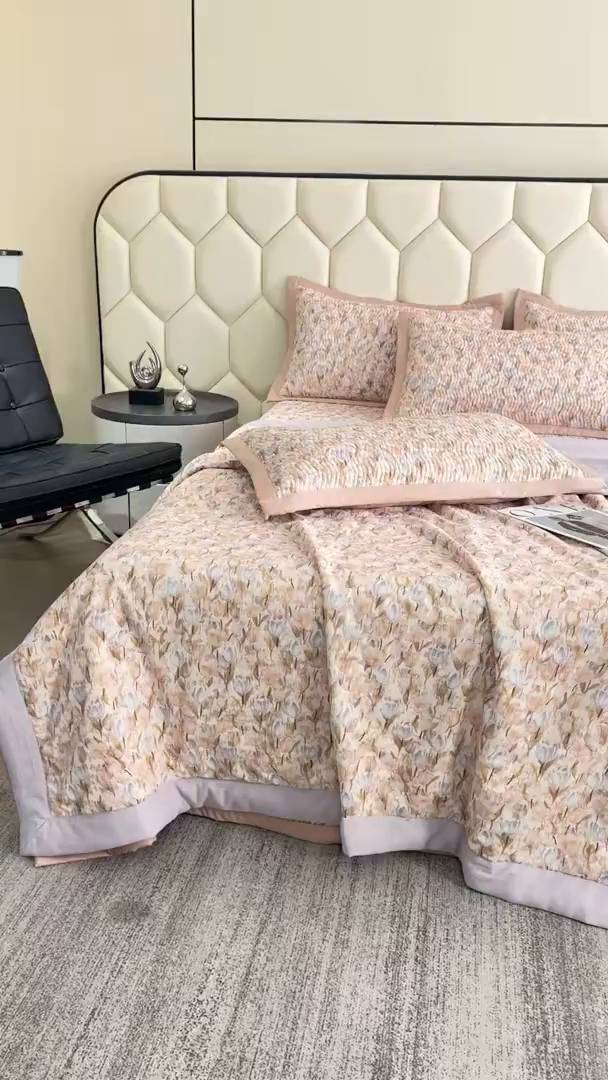 91家纺网 家纺一手货源 找家纺 晨晨家纺 2025新款A类印花莱赛尔天丝软席床盖三件套 紫韵