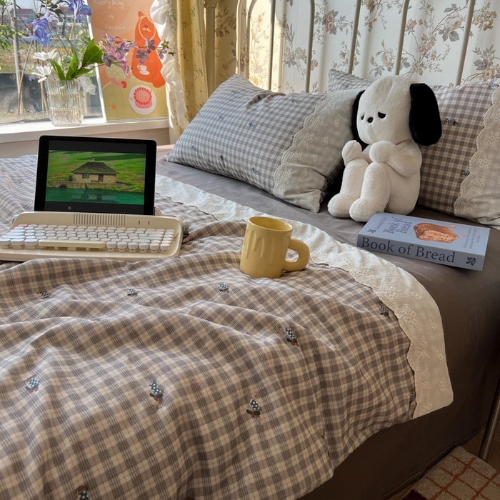 91家纺网 家纺一手货源 找家纺 盼季家纺 2025新款A类夏季夏天蕾丝花边大豆纤维被夏凉被床单四件套空调被 蕾丝花边夏被-牛仔腊肠