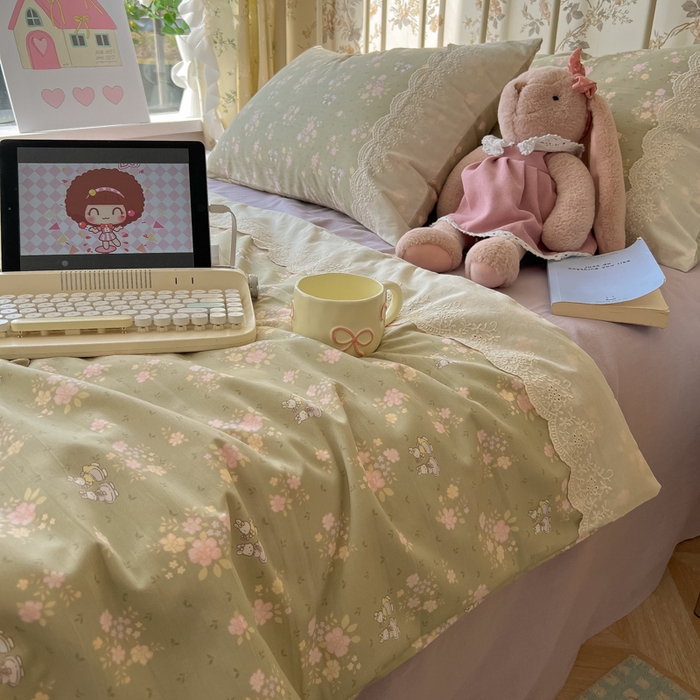 91家纺网 家纺一手货源 找家纺 盼季家纺 2025新款A类夏季夏天蕾丝花边大豆纤维被夏凉被床单四件套空调被 蕾丝花边夏被-碎花兔绿