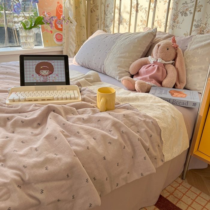 91家纺网 家纺一手货源 找家纺 盼季家纺 2025新款A类夏季夏天蕾丝花边大豆纤维被夏凉被床单四件套空调被 蕾丝花边夏被-蝴蝶可颂紫