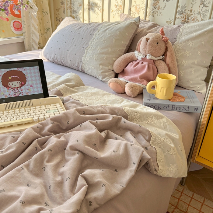 91家纺网 家纺一手货源 找家纺 盼季家纺 2025新款A类夏季夏天蕾丝花边大豆纤维被夏凉被床单四件套空调被 蕾丝花边夏被-蝴蝶可颂紫