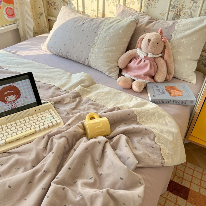 91家纺网 家纺一手货源 找家纺 盼季家纺 2025新款A类夏季夏天蕾丝花边大豆纤维被夏凉被床单四件套空调被 蕾丝花边夏被-蝴蝶可颂紫