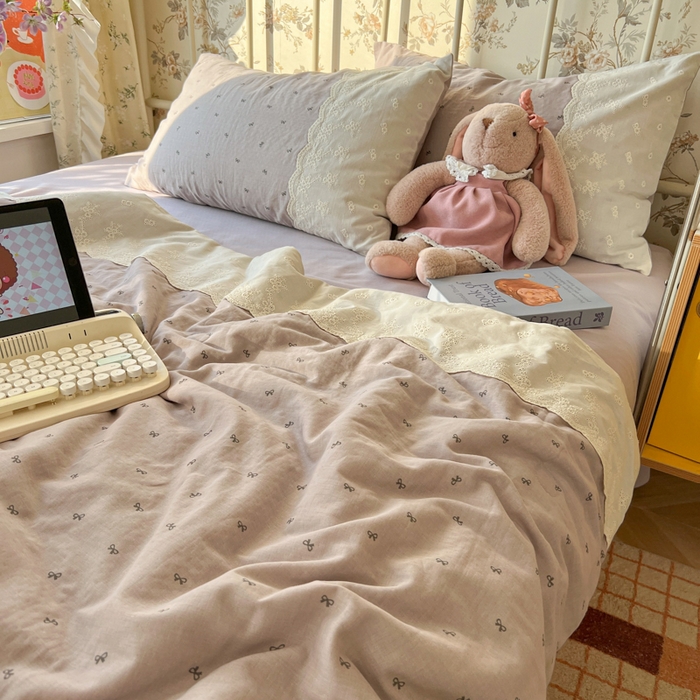 91家纺网 家纺一手货源 找家纺 盼季家纺 2025新款A类夏季夏天蕾丝花边大豆纤维被夏凉被床单四件套空调被 蕾丝花边夏被-蝴蝶可颂紫