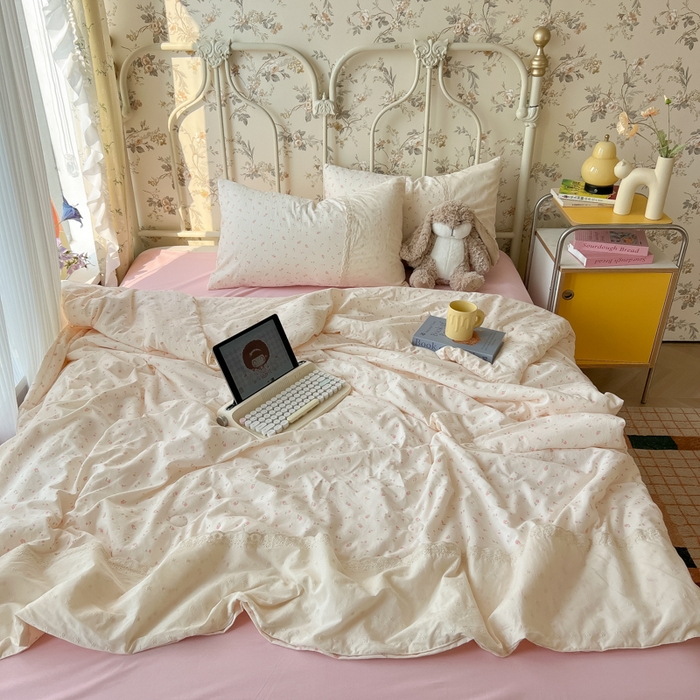 91家纺网 家纺一手货源 找家纺 盼季家纺 2025新款A类夏季夏天蕾丝花边大豆纤维被夏凉被床单四件套空调被 蕾丝花边夏被-花满春