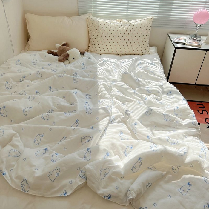 91家纺网 家纺一手货源 找家纺 繁花家居 2025新款AA版水洗棉超软夏被直播热款 蓝边兔