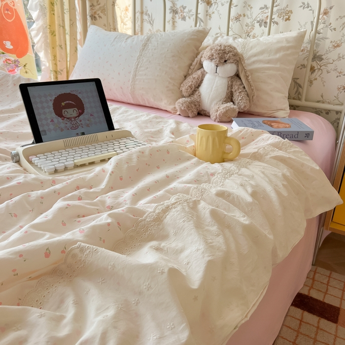 91家纺网 家纺一手货源 找家纺 盼季家纺 2025新款A类夏季夏天蕾丝花边大豆纤维被夏凉被床单四件套空调被 蕾丝花边夏被-花满春