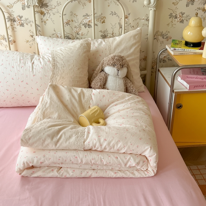 91家纺网 家纺一手货源 找家纺 盼季家纺 2025新款A类夏季夏天蕾丝花边大豆纤维被夏凉被床单四件套空调被 蕾丝花边夏被-花满春