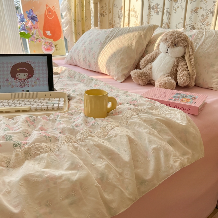 91家纺网 家纺一手货源 找家纺 盼季家纺 2025新款A类夏季夏天蕾丝花边大豆纤维被夏凉被床单四件套空调被 蕾丝花边夏被-花团