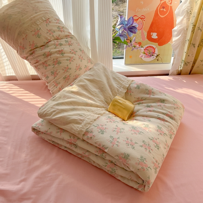 91家纺网 家纺一手货源 找家纺 盼季家纺 2025新款A类夏季夏天蕾丝花边大豆纤维被夏凉被床单四件套空调被 蕾丝花边夏被-花团