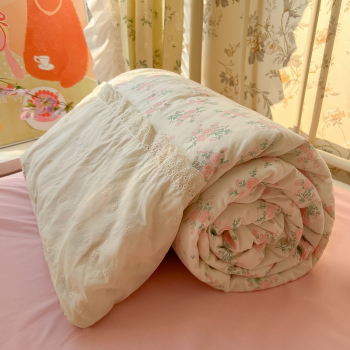 91家纺网 家纺一手货源 找家纺 盼季家纺 2025新款A类夏季夏天蕾丝花边大豆纤维被夏凉被床单四件套空调被 蕾丝花边夏被-花团