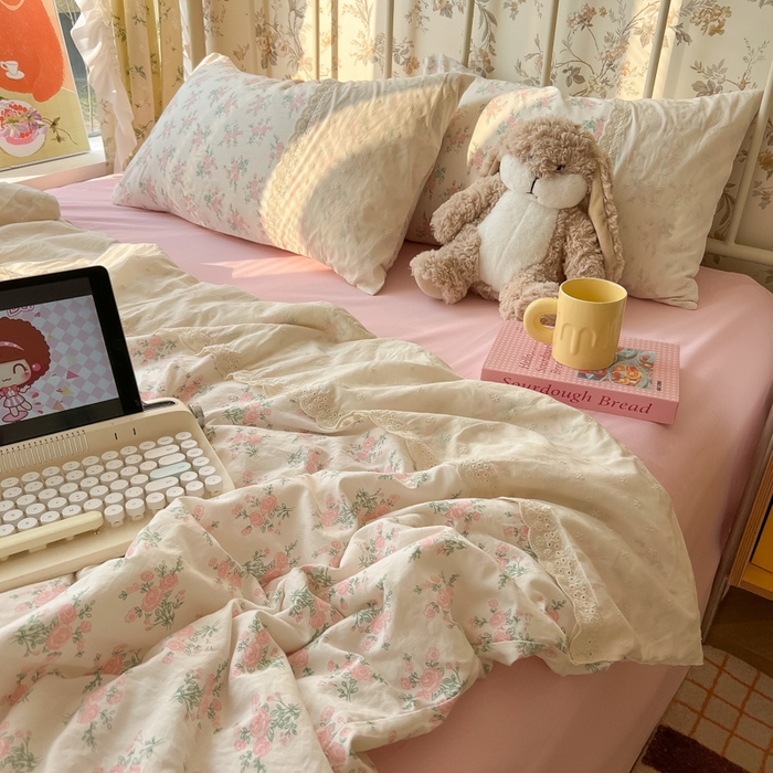 91家纺网 家纺一手货源 找家纺 盼季家纺 2025新款A类夏季夏天蕾丝花边大豆纤维被夏凉被床单四件套空调被 蕾丝花边夏被-花团