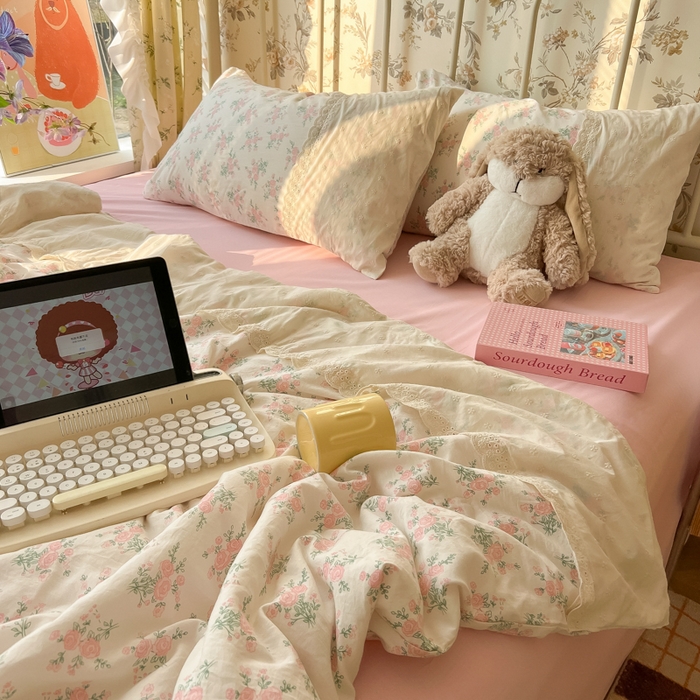 91家纺网 家纺一手货源 找家纺 盼季家纺 2025新款A类夏季夏天蕾丝花边大豆纤维被夏凉被床单四件套空调被 蕾丝花边夏被-花团