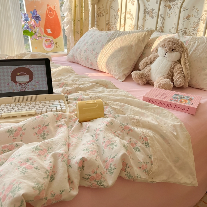 91家纺网 家纺一手货源 找家纺 盼季家纺 2025新款A类夏季夏天蕾丝花边大豆纤维被夏凉被床单四件套空调被 蕾丝花边夏被-花团