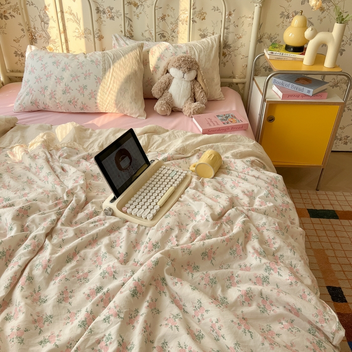 91家纺网 家纺一手货源 找家纺 盼季家纺 2025新款A类夏季夏天蕾丝花边大豆纤维被夏凉被床单四件套空调被 蕾丝花边夏被-花团