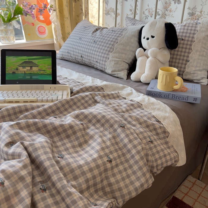 91家纺网 家纺一手货源 找家纺 盼季家纺 2025新款A类夏季夏天蕾丝花边大豆纤维被夏凉被床单四件套空调被 蕾丝花边夏被-牛仔腊肠