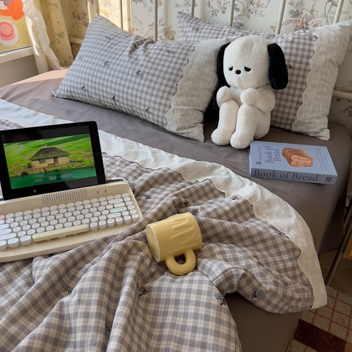 91家纺网 家纺一手货源 找家纺 盼季家纺 2025新款A类夏季夏天蕾丝花边大豆纤维被夏凉被床单四件套空调被 蕾丝花边夏被-牛仔腊肠