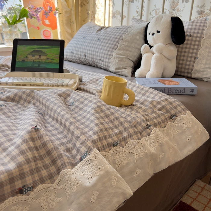 91家纺网 家纺一手货源 找家纺 盼季家纺 2025新款A类夏季夏天蕾丝花边大豆纤维被夏凉被床单四件套空调被 蕾丝花边夏被-牛仔腊肠