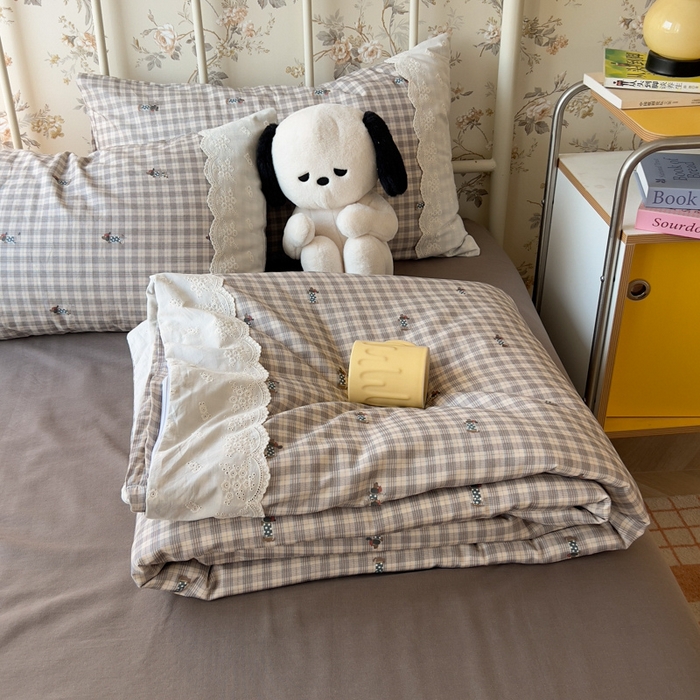 91家纺网 家纺一手货源 找家纺 盼季家纺 2025新款A类夏季夏天蕾丝花边大豆纤维被夏凉被床单四件套空调被 蕾丝花边夏被-牛仔腊肠