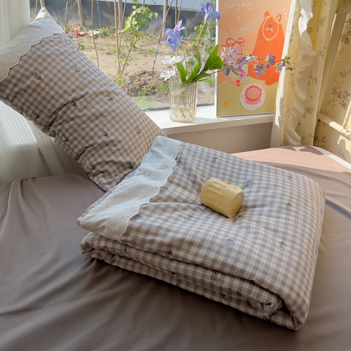 91家纺网 家纺一手货源 找家纺 盼季家纺 2025新款A类夏季夏天蕾丝花边大豆纤维被夏凉被床单四件套空调被 蕾丝花边夏被-牛仔腊肠