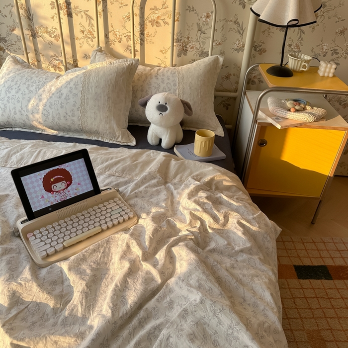 91家纺网 家纺一手货源 找家纺 盼季家纺 2025新款A类夏季夏天蕾丝花边大豆纤维被夏凉被床单四件套空调被 蕾丝花边夏被-素描花兔