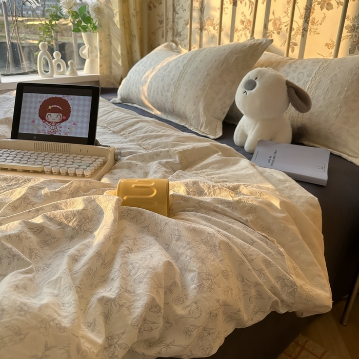 91家纺网 家纺一手货源 找家纺 盼季家纺 2025新款A类夏季夏天蕾丝花边大豆纤维被夏凉被床单四件套空调被 蕾丝花边夏被-素描花兔