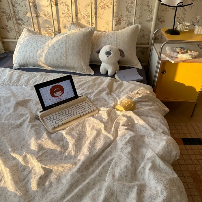 91家纺网 家纺一手货源 找家纺 盼季家纺 2025新款A类夏季夏天蕾丝花边大豆纤维被夏凉被床单四件套空调被 蕾丝花边夏被-素描花兔