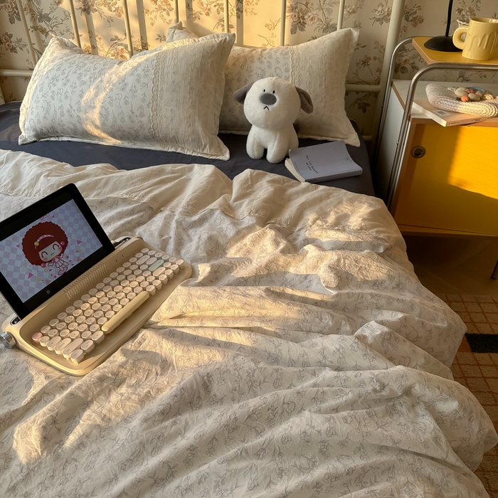 91家纺网 家纺一手货源 找家纺 盼季家纺 2025新款A类夏季夏天蕾丝花边大豆纤维被夏凉被床单四件套空调被 蕾丝花边夏被-素描花兔