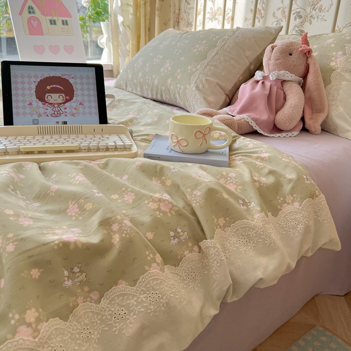 91家纺网 家纺一手货源 找家纺 盼季家纺 2025新款A类夏季夏天蕾丝花边大豆纤维被夏凉被床单四件套空调被 蕾丝花边夏被-碎花兔绿