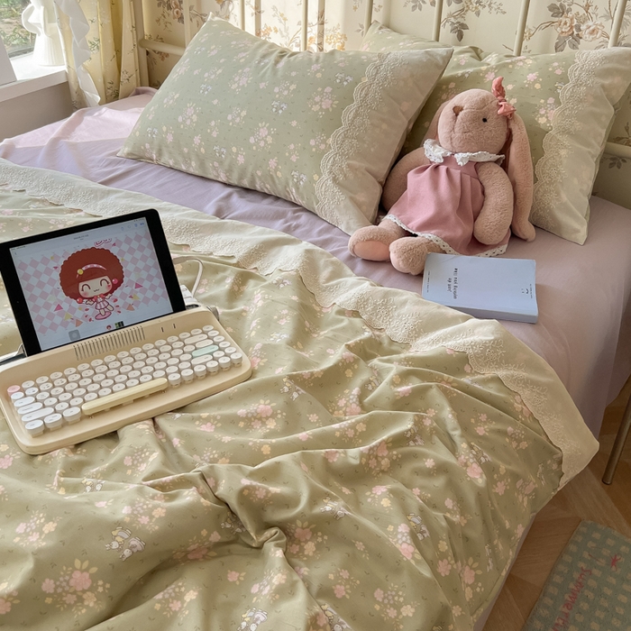 91家纺网 家纺一手货源 找家纺 盼季家纺 2025新款A类夏季夏天蕾丝花边大豆纤维被夏凉被床单四件套空调被 蕾丝花边夏被-碎花兔绿