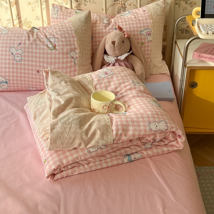 91家纺网 家纺一手货源 找家纺 盼季家纺 2025新款A类夏季夏天蕾丝花边大豆纤维被夏凉被床单四件套空调被 蕾丝花边夏被-汪汪狗粉